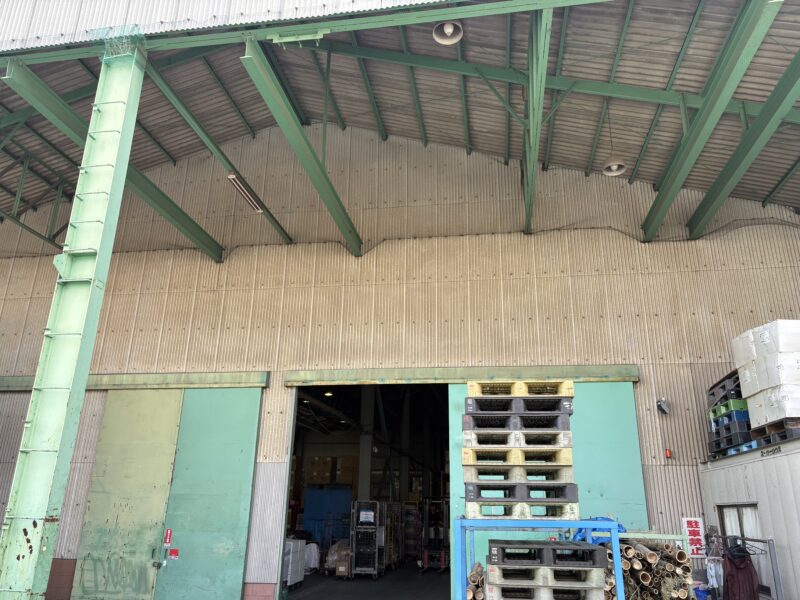クレーン付き倉庫埼玉県八潮倉庫　2.8tクレーン